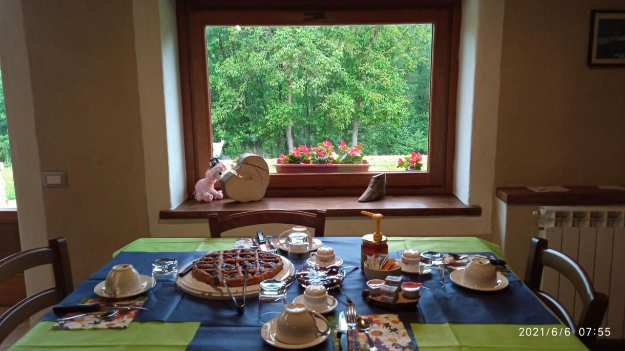 Bed and Breakfast Cascina Boschetto à Saliceto Extérieur photo